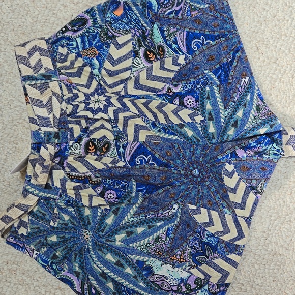 Marie Oliver shorts. NWT! - Picture 3 of 5